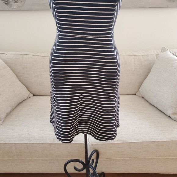 J Crew Paneled Stripe Fit & Flare Striped Mini Dress - size 00 in Black/White. - Picture 6 of 14